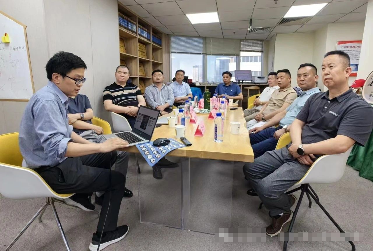 由海鸚云控股舉辦的“智啟未來，贏在AI”主題活動取得圓滿成功三圖
